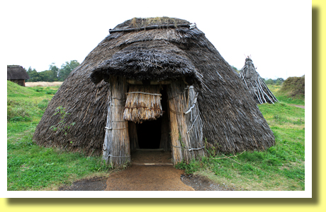 Pit House reconstructed, Sannai-Maruyama Archaeological Site, Aomori City, Aomori Pref., Tohoku