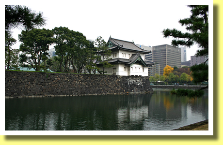 Moat and Tatsumi-yagura, Kokyo ( the Imperial Palace), Tokyo, Japan