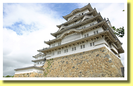 Looking up at the main keep, Himeji-jo Castle, Himeji, Hyogo, Kinki